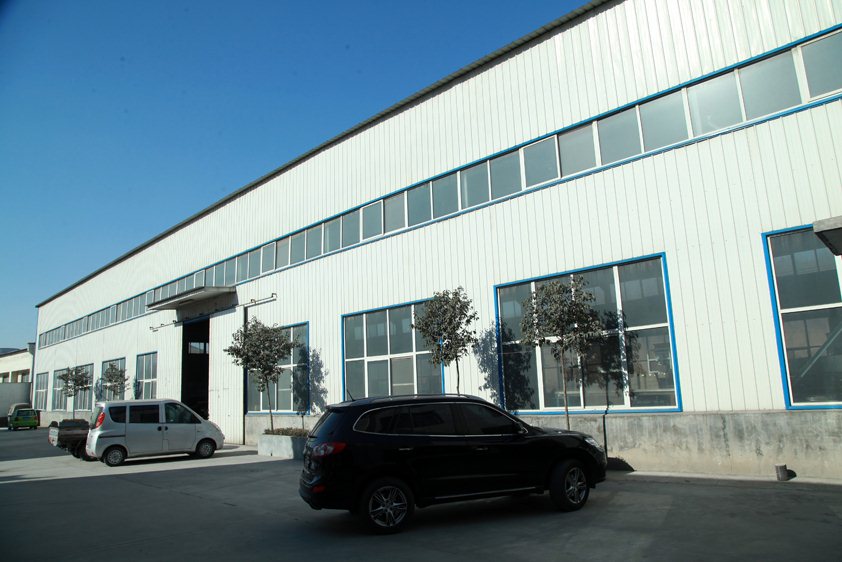 方銳機(jī)械米線機(jī)車間一角